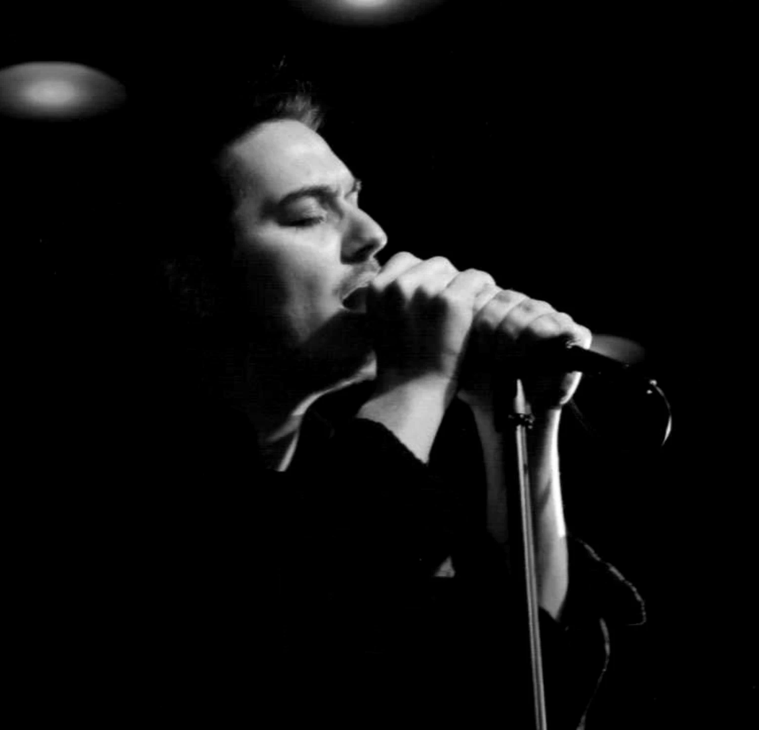 Blog down live performance video